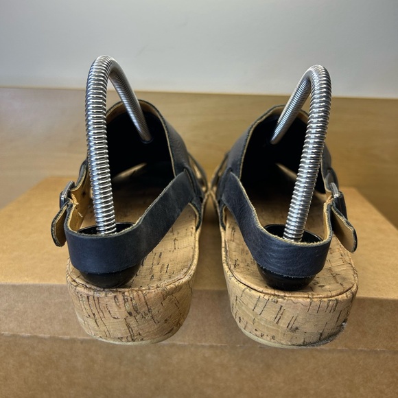 Korks Black Leather Cork Footbed Sandals sz 9M w/ 1 1/4" Heel (S1389) - Picture 6 of 11